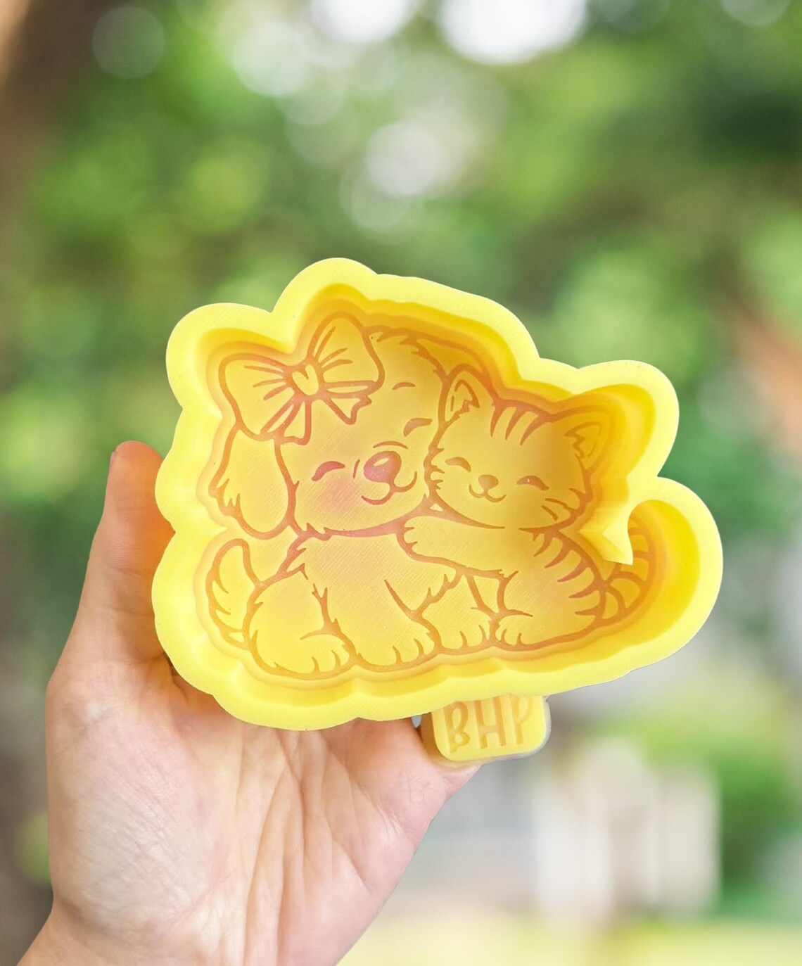 Kitty and puppy hugging mold
