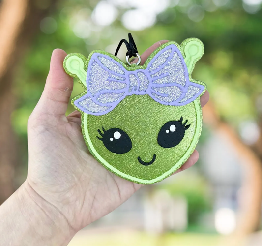 Alien with purple bow freshie
