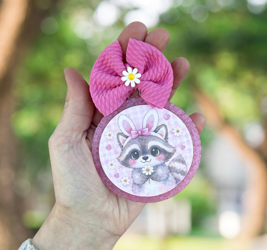Daisy raccoon freshie