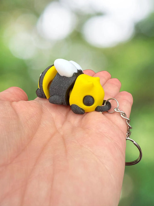 Chubby bee keychain