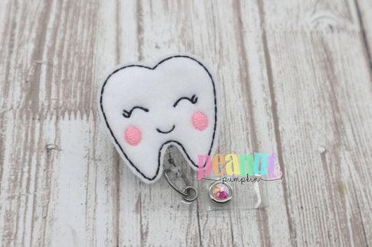 Tooth badge reel, dentist badge reel, tooth badge clip, cute tooth, gift for dental assistant, felt badge reel, retractable badge reel