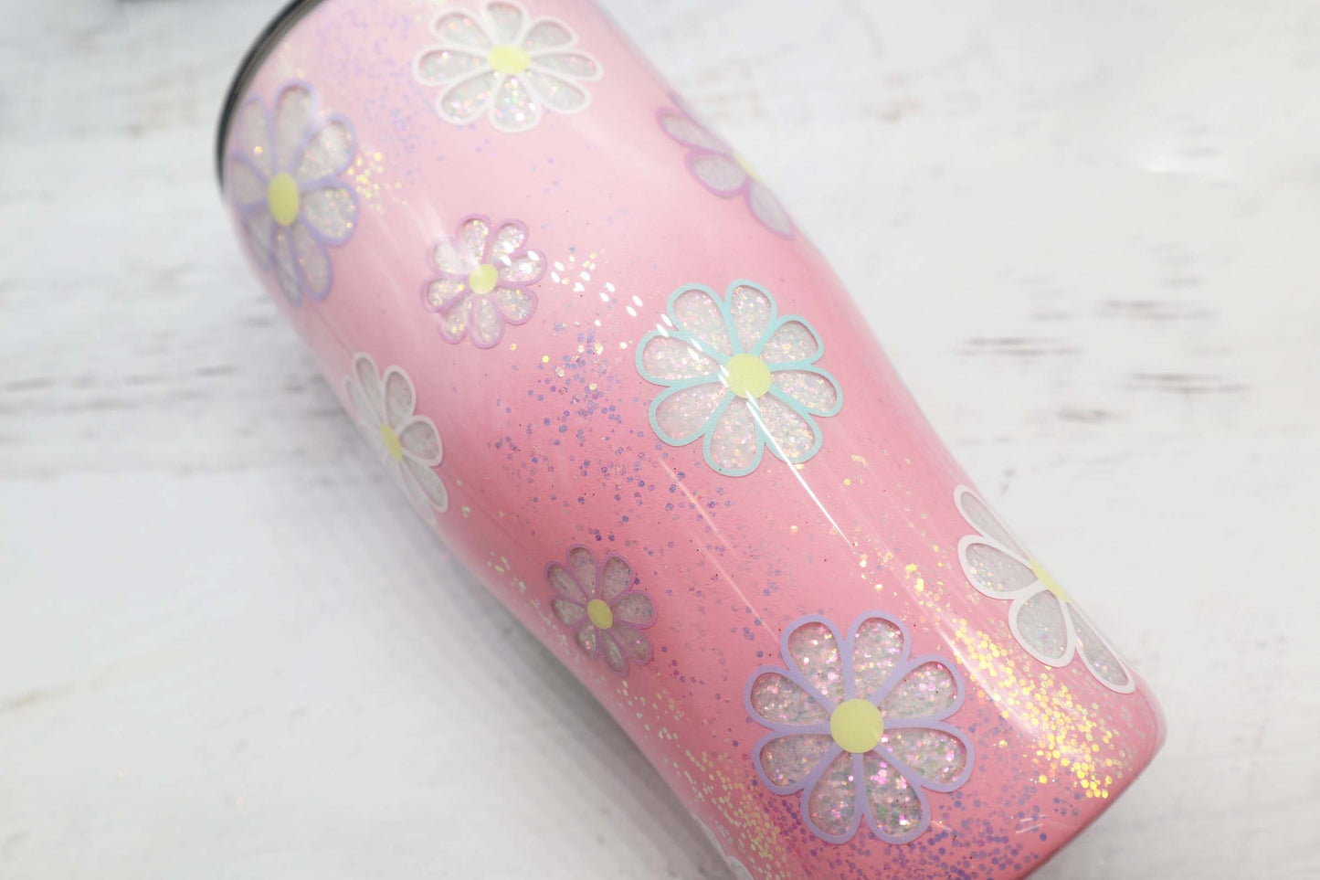 READY TO SHIP 24oz daisy glitter tumbler, pastel daisies, pastel flower glitter tumbler, personalized floral travel cup, gifts for mom