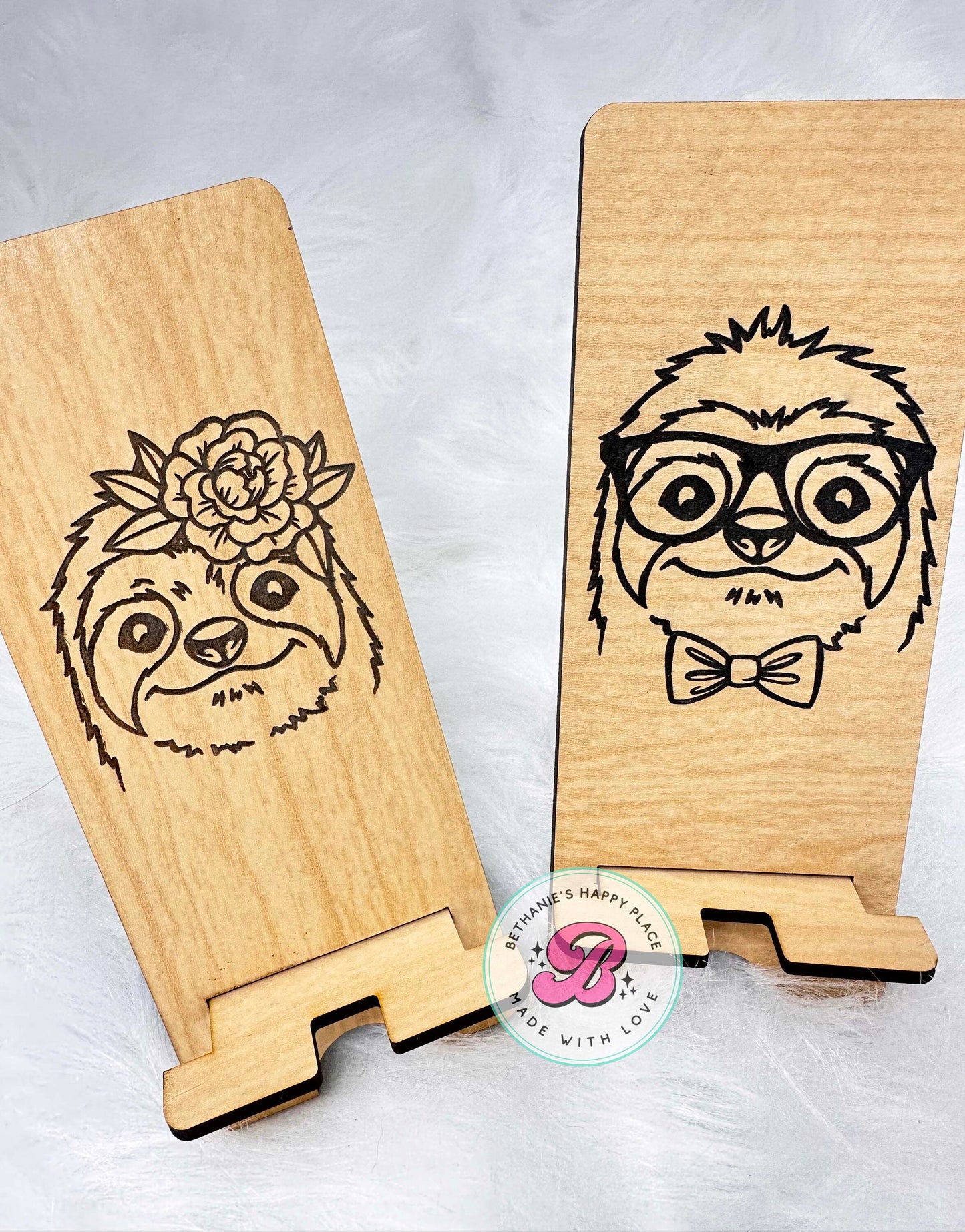 Sloth phone stand, wooden phone stand, wood phone holder, docking station, sloth gifts, sloth phone holder, personalized gifts