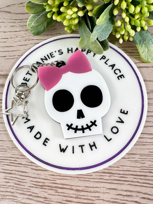 Cute girl skull keychain, acrylic keychain, handmade, skull gifts, gift for her, skeleton keychain, Halloween gifts, skull with bow